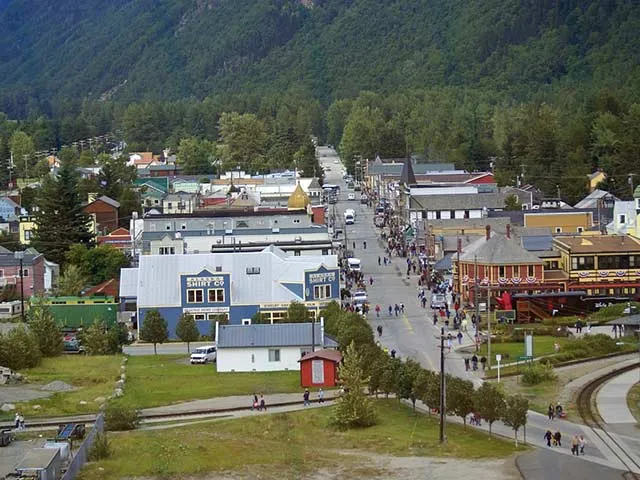 Detail_CruiseAlaska_NCLBliss_skagway1