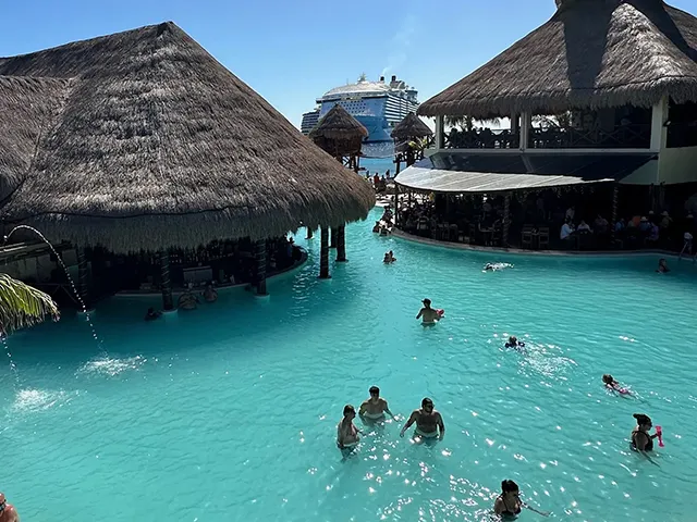 Detail_Cruise_SAmerica_Puerto_Costa_Maya2