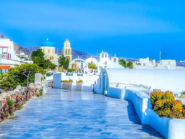 Mediterranean_detail_cruise_Santorini2